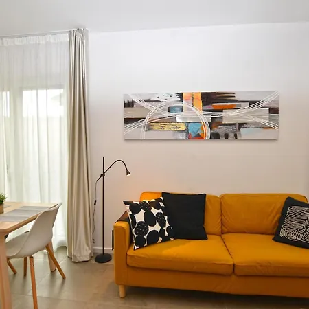 Apartman Black & White *