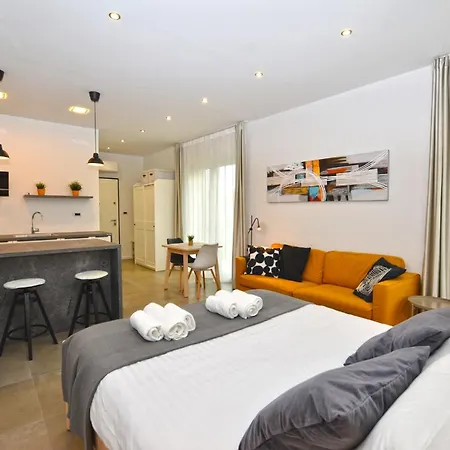 Black & White Apartment