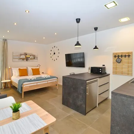 Black & White شقة *