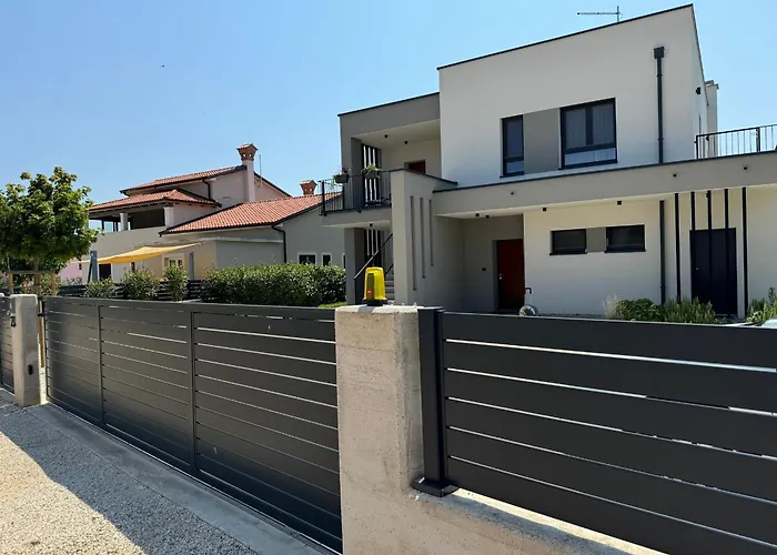 Apartman Black & White