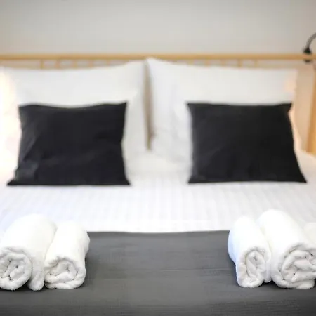 Black & White Apartment *