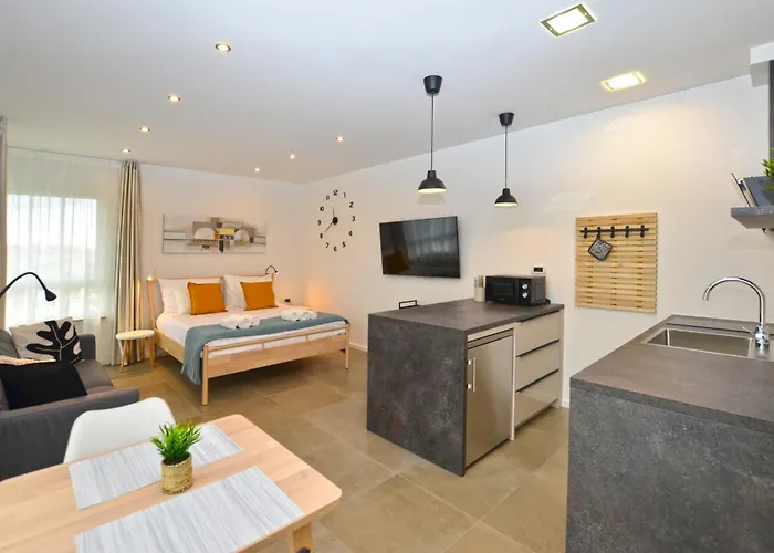 Black & White 아파트 *